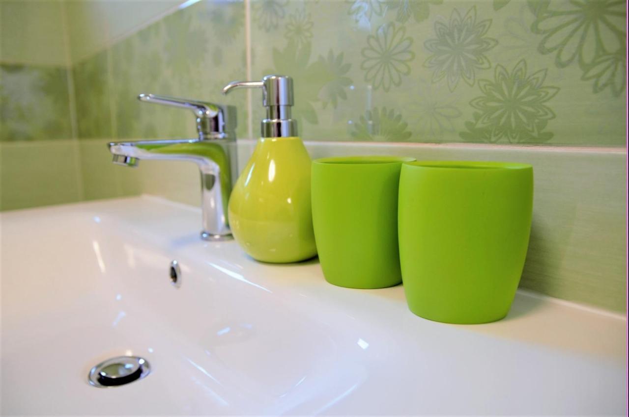 Amaryllis Residence, Apartment Diana & Deluxe Rooms With Shared Kitchen Veli Lošinj Exteriör bild