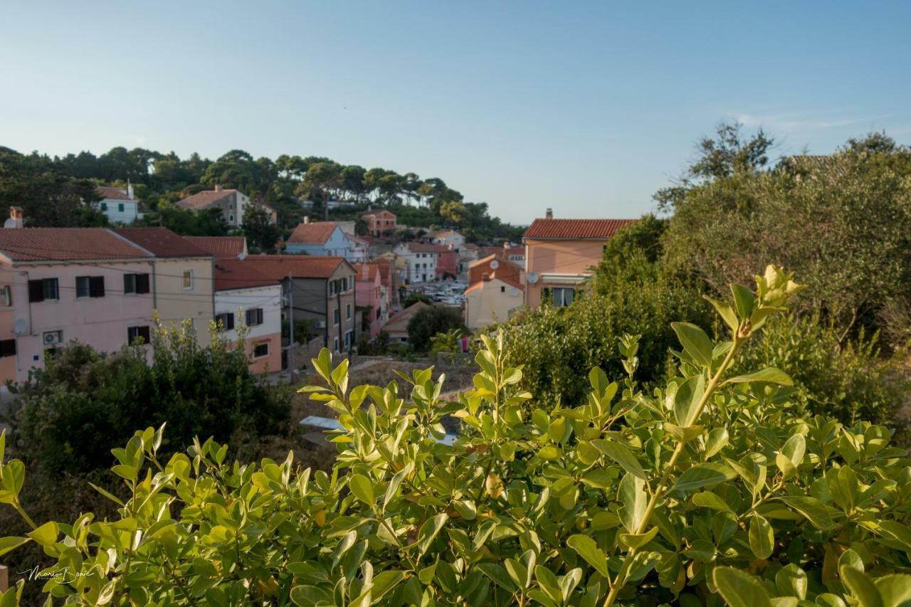 Amaryllis Residence, Apartment Diana & Deluxe Rooms With Shared Kitchen Veli Lošinj Exteriör bild