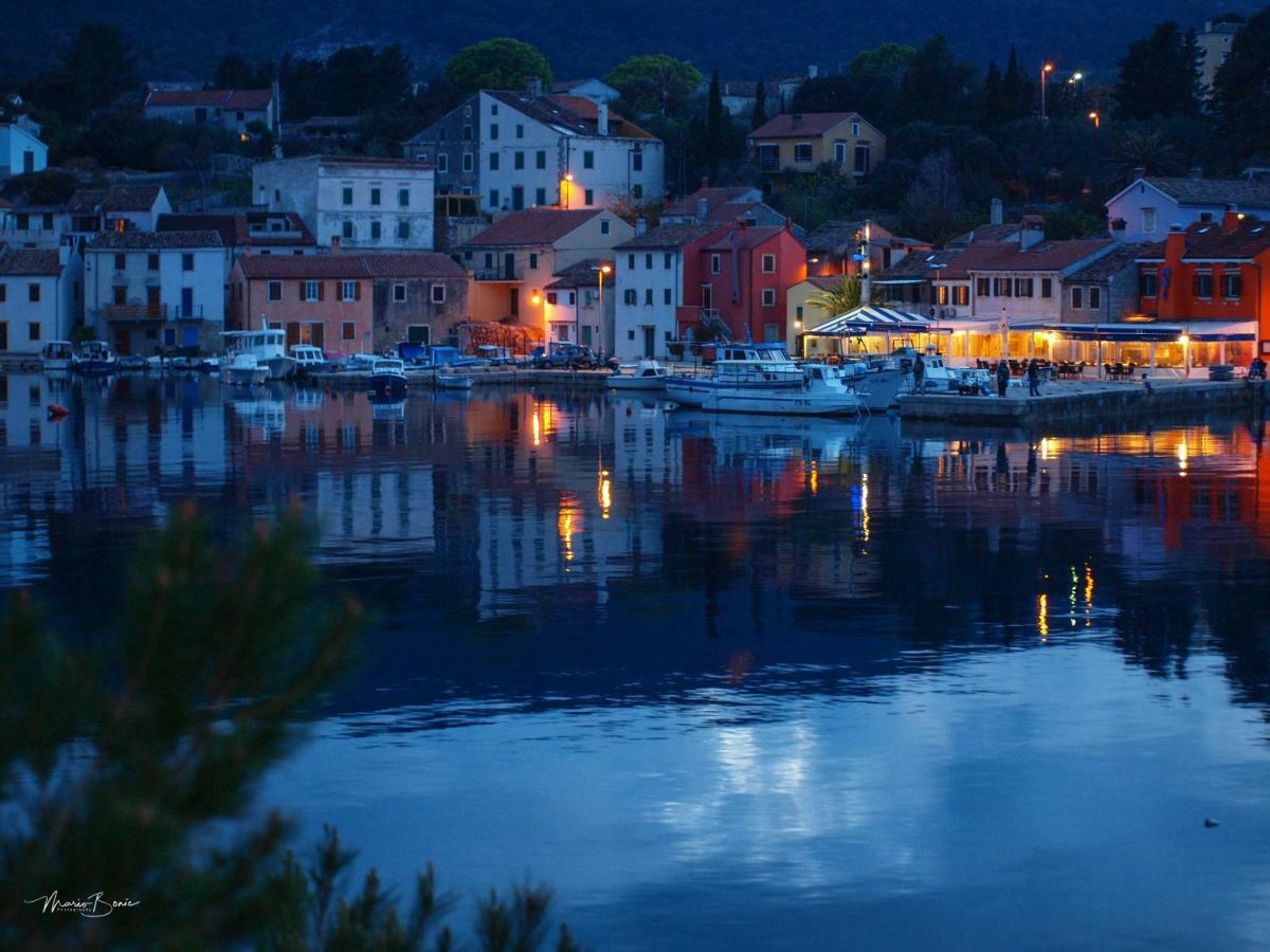 Amaryllis Residence, Apartment Diana & Deluxe Rooms With Shared Kitchen Veli Lošinj Exteriör bild